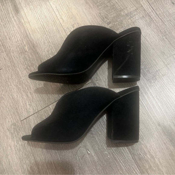 Black Open Toe Mule Shoes | 7 - Picture 6 of 6